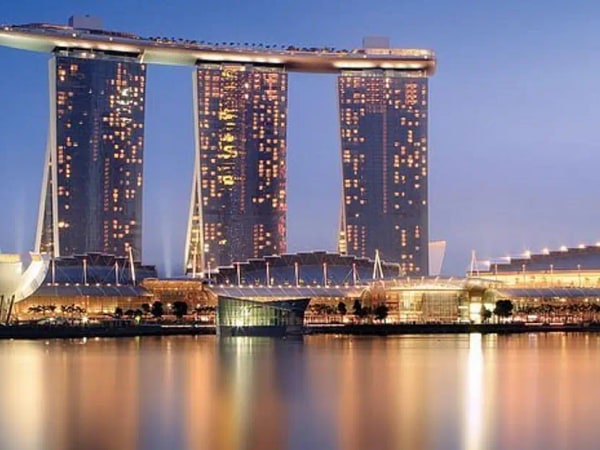 Night Out on Marina Bay in Singapore